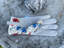 Load image into Gallery viewer, Women&#39;s Floral Gardening and Project Gloves &quot;The Caroline&quot;