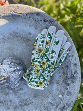 Load image into Gallery viewer, Women's Floral Gardening and Project Gloves "The Betsy"