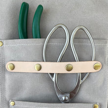 Load image into Gallery viewer, Gardening Apron - Waxed Canvas Apron with Pockets