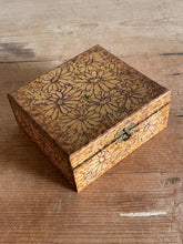 Load image into Gallery viewer, Antique Pyrography Jewelery Box (1890-1910) - Wooden Box with Brass Hinges