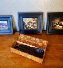 Load image into Gallery viewer, pyrography box with flowers