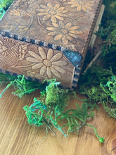 Load image into Gallery viewer, wood box with flowers antique pyrography