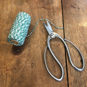 green and white bakers twine