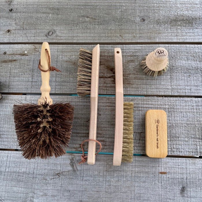 5 - Piece Garden Brush Set – Tool & Pot Cleaning Brushes with Brass and Natural Fibers - The Celtic Farm