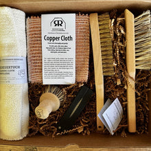 Load image into Gallery viewer, Garden Tool Cleaning Kit - Gift Box