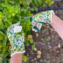 Load image into Gallery viewer, Cute gardening gloves for a gift