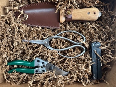 Ultimate Garden Gift Box -  4 Garden Tool Set  (Hori Hori, Pruners, Garden Snips and Garden Tool Sharpeners)  Tool Kit