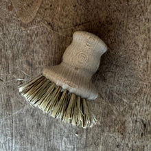 Load image into Gallery viewer, Garden Tool Cleaning Kit - Gift Box - The Celtic Farm