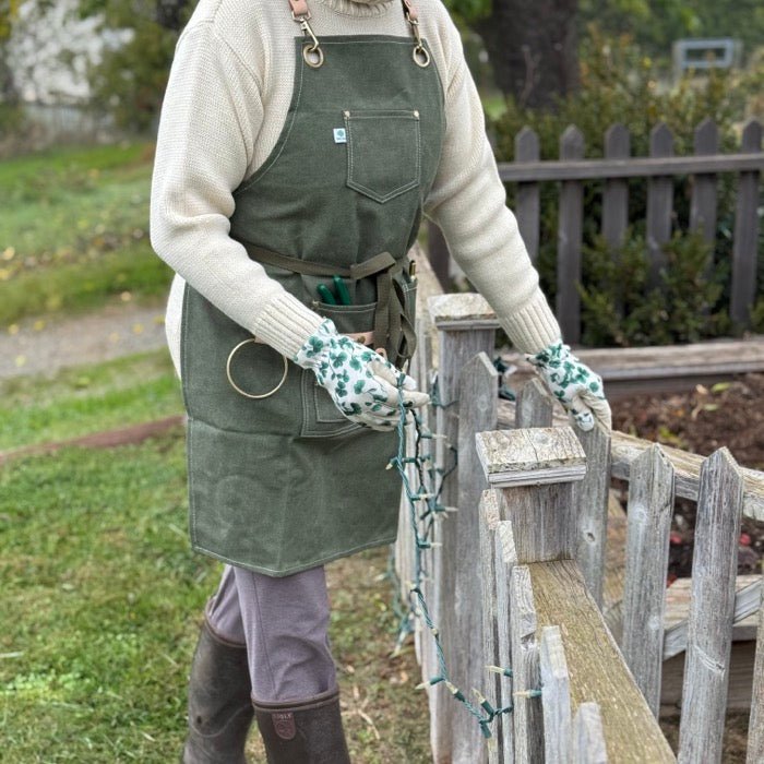 Gardening Apron - Waxed Canvas Apron with Pockets - The Celtic Farm