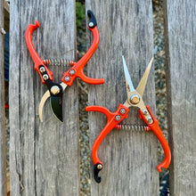 Load image into Gallery viewer, Mini Hand Pruner Gift Set - Ergonomic Pruners - The Celtic Farm