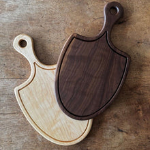 Load image into Gallery viewer, Personalized Charcuterie Board "Spade"– Handcrafted Maple or Walnut Serving Board with Monogram - The Celtic Farm