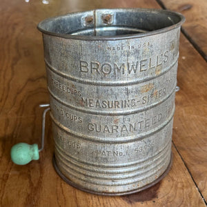 Vintage Bromwell's Tin Sifter (Made in USA) | Wood Crank - The Celtic Farm