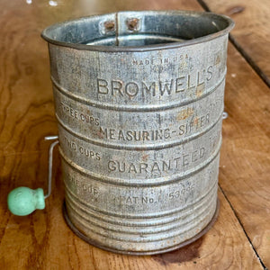 Vintage Bromwell's Tin Sifter (Made in USA) | Wood Crank - The Celtic Farm