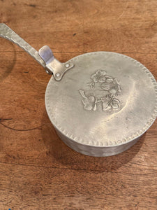 Vintage Floral Crumb Catcher | Aluminum - The Celtic Farm