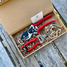 Load image into Gallery viewer, Garden Gift Box - Pruner Set - The Celtic Farm