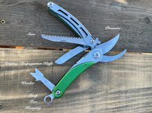 Load image into Gallery viewer, Gardener&#39;s Multi-Tool - 4-In-1 Garden Tool (Pruner, Saw, Propagation Knife and Weeder) - The Celtic Farm