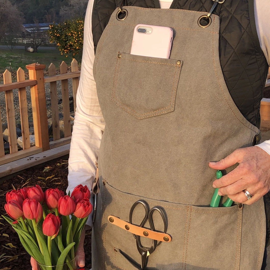 Gardening Apron - Waxed Canvas Apron with Pockets - The Celtic Farm