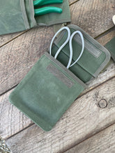 Load image into Gallery viewer, Home &amp; Garden Project Utility Belt - The Celtic Farm