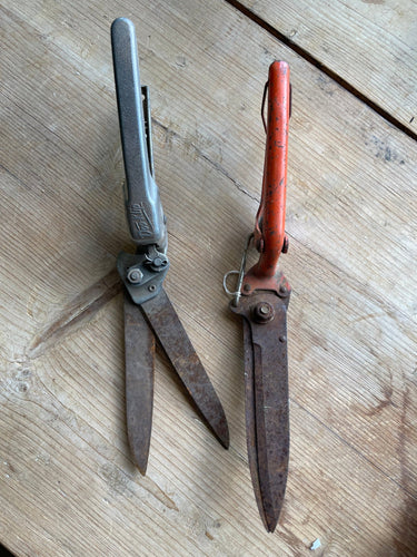 Vintage Grass Clippers - Rusted & Used - The Celtic Farm